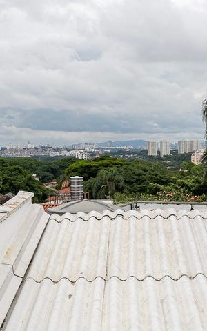 Casa à venda com 484m², 5 quartos e 3 vagas Casa à venda com 484m², 5 quartos e 3 vagasVista do Quarto