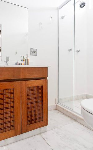 Casa à venda com 484m², 5 quartos e 3 vagas Casa à venda com 484m², 5 quartos e 3 vagasBanheiro da Suite 1