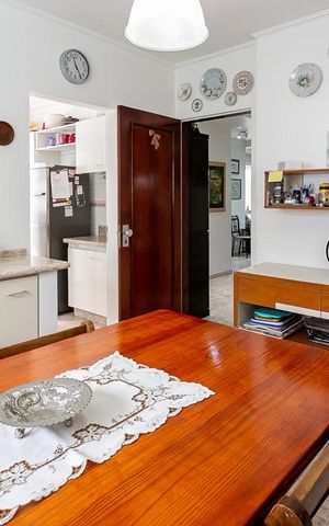 Casa à venda com 484m², 5 quartos e 3 vagas Casa à venda com 484m², 5 quartos e 3 vagasCopa