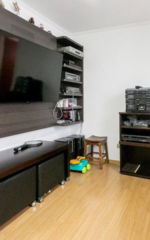 Casa à venda com 484m², 5 quartos e 3 vagas Casa à venda com 484m², 5 quartos e 3 vagasSala de TV