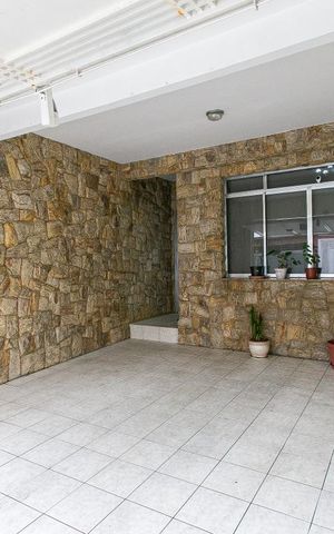 Casa à venda com 150m², 3 quartos e 2 vagas Casa à venda com 150m², 3 quartos e 2 vagasGaragem