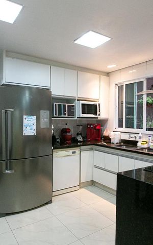 Casa à venda com 150m², 3 quartos e 2 vagas Casa à venda com 150m², 3 quartos e 2 vagasCozinha