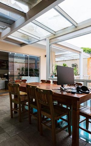 Casa à venda com 313m², 5 quartos e 4 vagas Casa à venda com 313m², 5 quartos e 4 vagasChurrasqueira