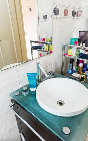 Casa à venda com 313m², 5 quartos e 4 vagas Casa à venda com 313m², 5 quartos e 4 vagasBanheiro Social