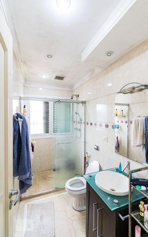 Casa à venda com 313m², 5 quartos e 4 vagas Casa à venda com 313m², 5 quartos e 4 vagasBanheiro Social