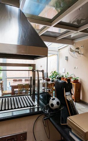 Casa à venda com 313m², 5 quartos e 4 vagas Casa à venda com 313m², 5 quartos e 4 vagasChurrasqueira