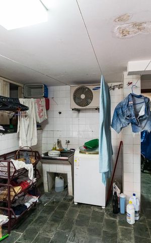 Casa à venda com 313m², 5 quartos e 4 vagas Casa à venda com 313m², 5 quartos e 4 vagasLavanderia