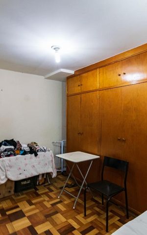 Casa à venda com 313m², 5 quartos e 4 vagas Casa à venda com 313m², 5 quartos e 4 vagasQuarto de Serviço