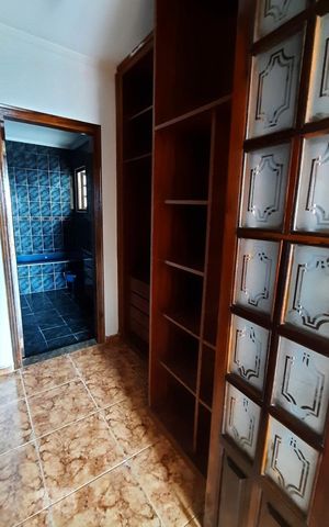 Casa à venda com 270m², 3 quartos e 4 vagasCloset