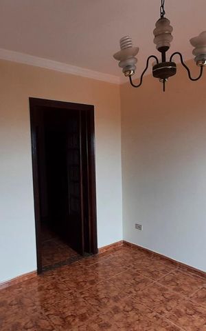 Casa à venda com 270m², 3 quartos e 4 vagasSuite