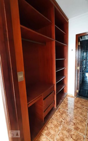 Casa à venda com 270m², 3 quartos e 4 vagasCloset