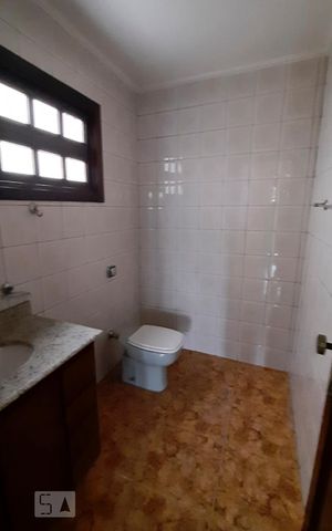 Casa à venda com 270m², 3 quartos e 4 vagasLavabo