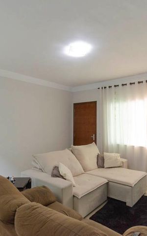 Casa à venda com 150m², 4 quartos e 2 vagas Casa à venda com 150m², 4 quartos e 2 vagasSala