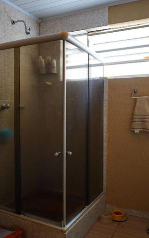 Casa à venda com 188m², 4 quartos e 2 vagasBanheiro 1