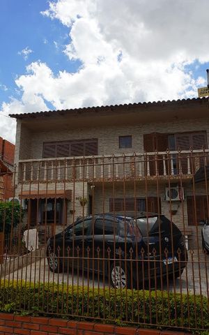 Casa à venda com 188m², 4 quartos e 2 vagasFachada da Casa