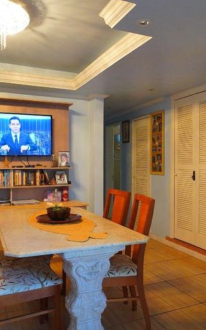 Casa à venda com 188m², 4 quartos e 2 vagasSala