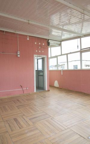 Apartamento à venda com 126m², 2 quartos e 1 vagaÁrea de Serviço