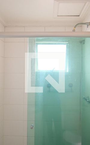 Apartamento à venda com 77m², 2 quartos e 2 vagasBanheiro da Suíte