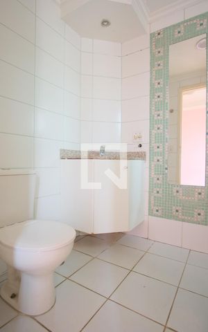 Apartamento à venda com 77m², 2 quartos e 2 vagasBanheiro da Suíte