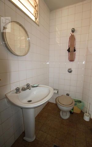 Casa à venda com 287m², 5 quartos e 6 vagasLavabo