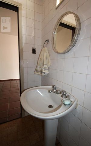 Casa à venda com 287m², 5 quartos e 6 vagasLavabo