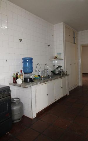 Casa à venda com 287m², 5 quartos e 6 vagasCozinha