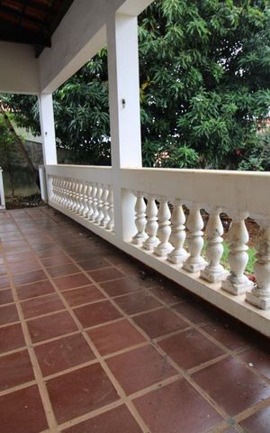 Casa à venda com 287m², 5 quartos e 6 vagasVaranda