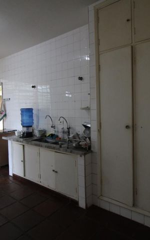 Casa à venda com 287m², 5 quartos e 6 vagasCozinha