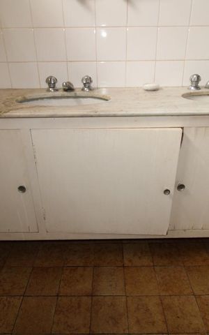 Casa à venda com 287m², 5 quartos e 6 vagasBanheiro Social