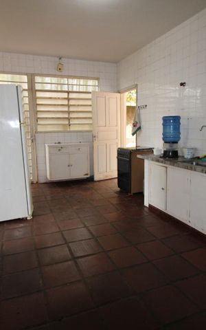 Casa à venda com 287m², 5 quartos e 6 vagasCozinha