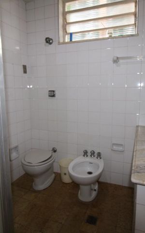 Casa à venda com 287m², 5 quartos e 6 vagasBanheiro da Suíte do Quarto 4