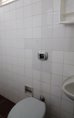 Casa à venda com 287m², 5 quartos e 6 vagasBanheiro de Serviço