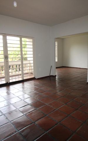 Casa à venda com 287m², 5 quartos e 6 vagasSala 2