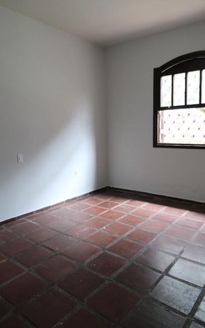 Casa à venda com 287m², 5 quartos e 6 vagasQuarto 2