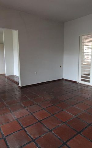 Casa à venda com 287m², 5 quartos e 6 vagasSala 2