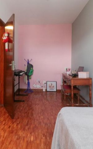 Casa à venda com 250m², 4 quartos e 3 vagas Casa à venda com 250m², 4 quartos e 3 vagasQuarto 2