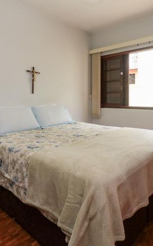 Casa à venda com 250m², 4 quartos e 3 vagas Casa à venda com 250m², 4 quartos e 3 vagasSuíte