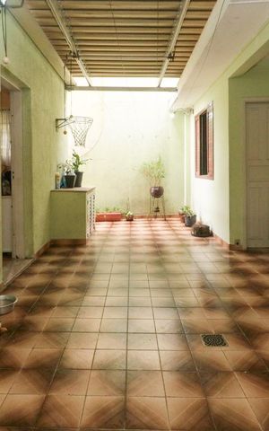 Casa à venda com 250m², 4 quartos e 3 vagas Casa à venda com 250m², 4 quartos e 3 vagasÁrea de serviço