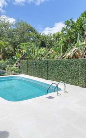 Casa de condomínio para alugar com 400m², 3 quartos e 2 vagas Casa de condomínio para alugar com 400m², 3 quartos e 2 vagasÁrea comum - Piscina