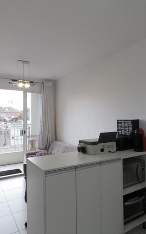 Apartamento à venda com 32m², 1 quarto e sem vagaSala e Cozinha