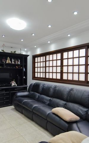 Casa à venda com 193m², 3 quartos e 3 vagasSala