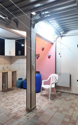 Casa à venda com 181m², 3 quartos e 2 vagasÁrea de Serviço