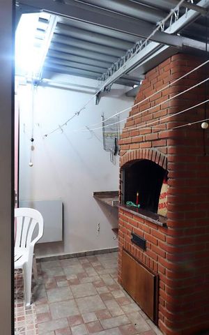 Casa à venda com 181m², 3 quartos e 2 vagasChurrasqueira