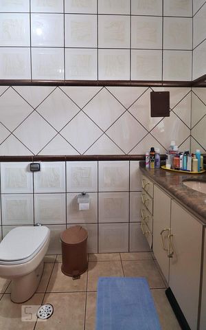 Casa à venda com 181m², 3 quartos e 2 vagasBanheiro da Suíte