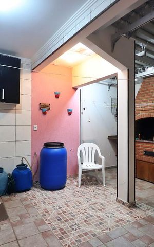 Casa à venda com 181m², 3 quartos e 2 vagasÁrea de Serviço