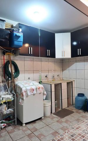 Casa à venda com 181m², 3 quartos e 2 vagasÁrea de Serviço