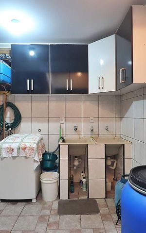 Casa à venda com 181m², 3 quartos e 2 vagasÁrea de Serviço