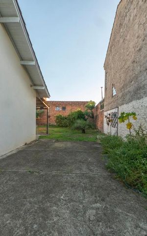 Casa para alugar com 47m², 2 quartos e 2 vagasPátio