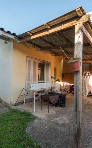 Casa para alugar com 47m², 2 quartos e 2 vagasFundos