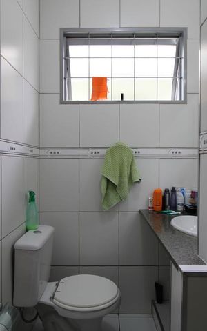 Casa à venda com 96m², 3 quartos e 1 vagaBanheiro